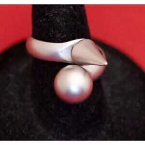 Size 8, Vintage Abstract Unique Silver Tone Ring - F33